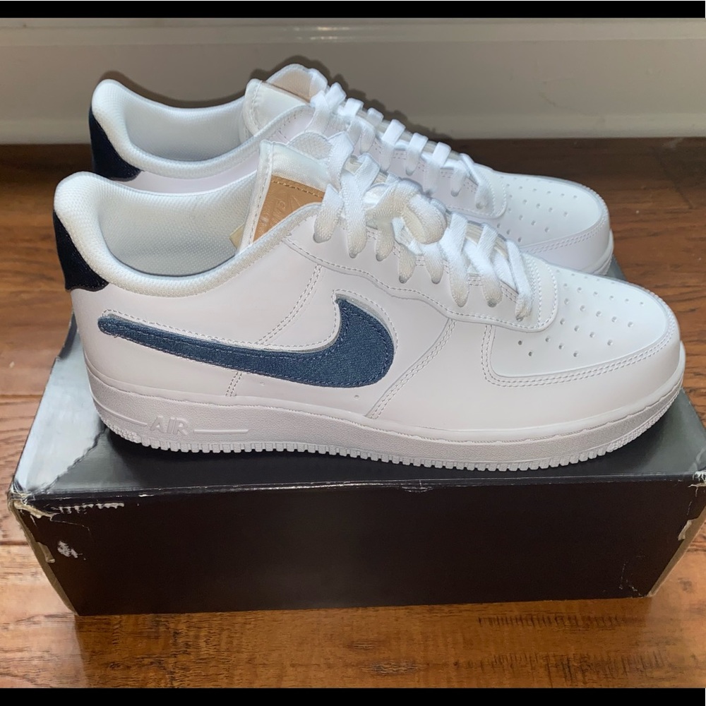 Nike Air Force 1  swoosh pack white vachetta. 10.5